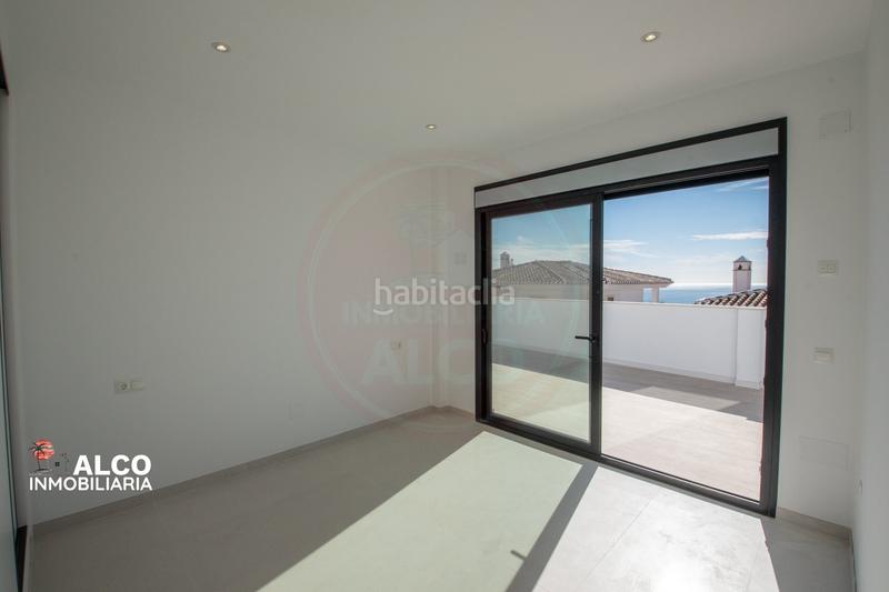 Foto 4c332d6f-425a-47d3-8594-94ffde29827c. Chalet avec parking piscine dans Torrox park Torrox