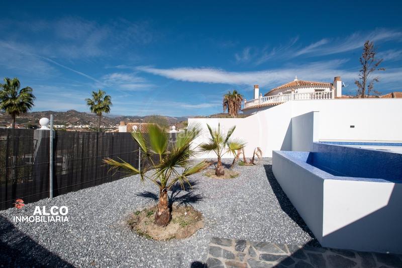 Foto 8dd4e261-939d-44e4-a91b-85451a34c983. Chalet avec parking piscine dans Torrox park Torrox