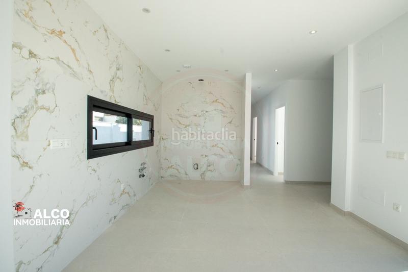 Foto b4df9c7b-d86a-42ba-9242-d7a73452cc83. Chalet avec parking piscine dans Torrox park Torrox