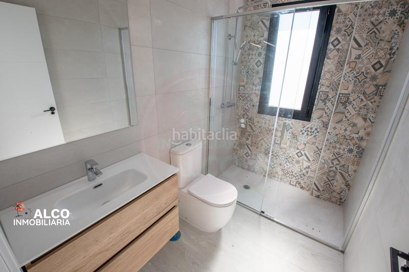 Foto ba6cc2e3-5620-4e53-831d-f910f8c4a35a. Chalet avec parking piscine dans Torrox park Torrox