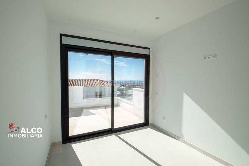 Foto d1e7bcad-4683-4cca-94f7-b6e4eea4f19f. Chalet avec parking piscine dans Torrox park Torrox