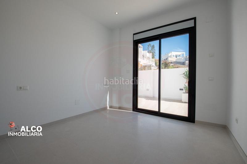 Foto e063d0b3-aadf-4f7c-b69f-f0622496b92a. Chalet avec parking piscine dans Torrox park Torrox