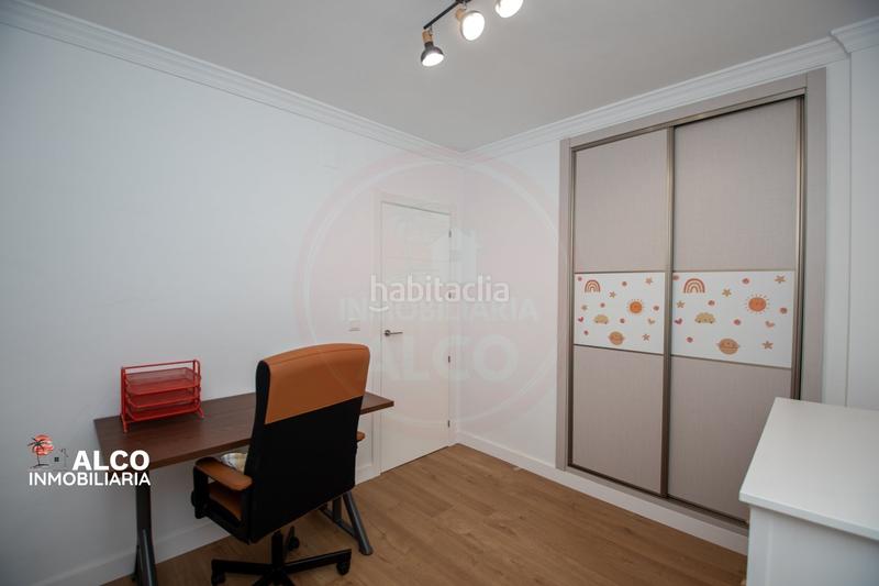 Foto f0217c07-aadb-4e13-81f1-cbce5d946542. Flat with heating parking in Torrox pueblo Torrox