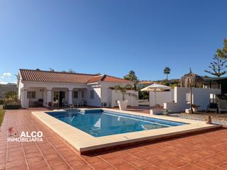 Xalet a Viñuela. Villa en la viñuelaexclusiva villa   comodidad, privacidad y exc