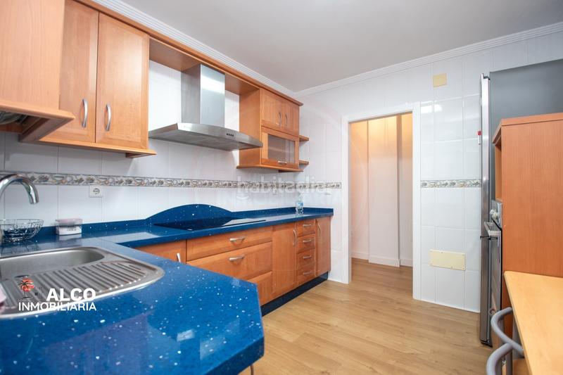 Foto ef31ccf9-56f3-4b19-b7c5-e84bf8ce3527. Pis amb calefacció aparcament a Torrox pueblo Torrox