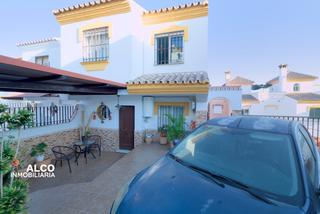 Chalet en Viña Málaga. Bienvenidos a la oportunidad de adquirir un espectacular chalet