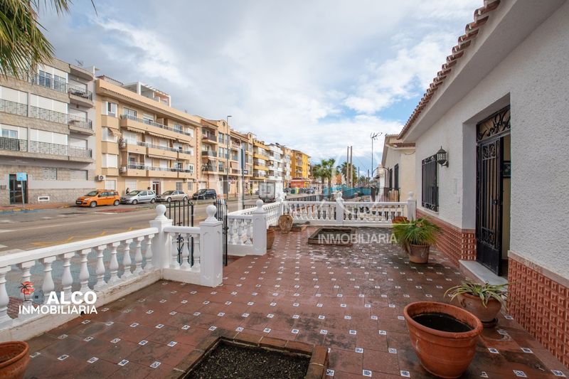 Foto 3082ae61-cab3-43a7-b97a-96e7e84253ce. Xalet amb aparcament a Laguna Beach Torrox