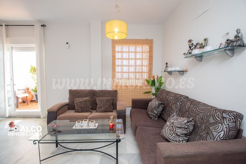 Foto a2cf327f-978e-4f64-af5c-40b43d75d3c9. Dúplex amb aparcament piscina a Urbanización Santa Rosa Torrox