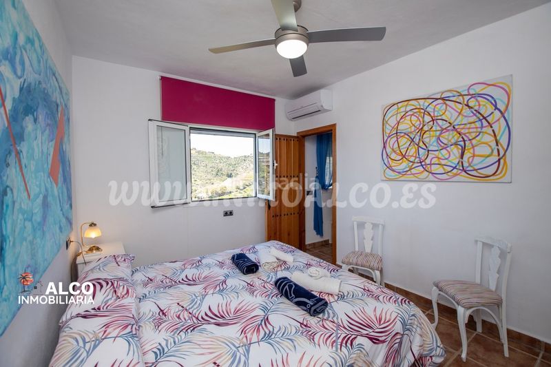 Foto 04e860bb-bb3b-4cb8-b84c-bebf58cb6be7. Chalet avec piscine dans Torrox pueblo Torrox