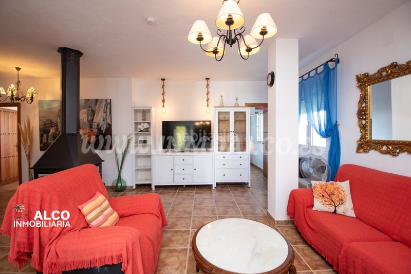 Foto b6ac3864-cc48-434a-82b8-dd8ae6078de6. Chalet avec piscine dans Torrox pueblo Torrox