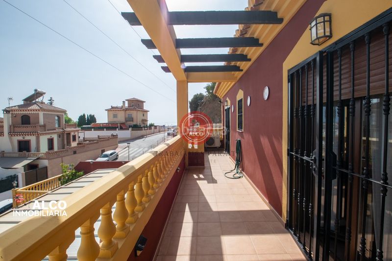 Foto 62003f0f-8c35-4895-a1d9-b34d47423227. Chalet avec parking piscine dans Urbanización Santa Rosa Torrox