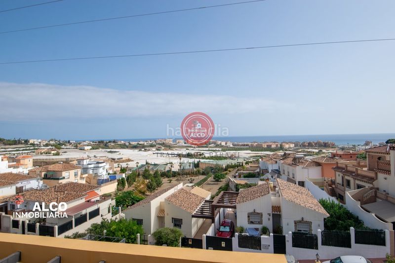 Foto afe20dd9-d8e7-4f38-98bd-848d6c57cc4a. Chalet avec parking piscine dans Urbanización Santa Rosa Torrox