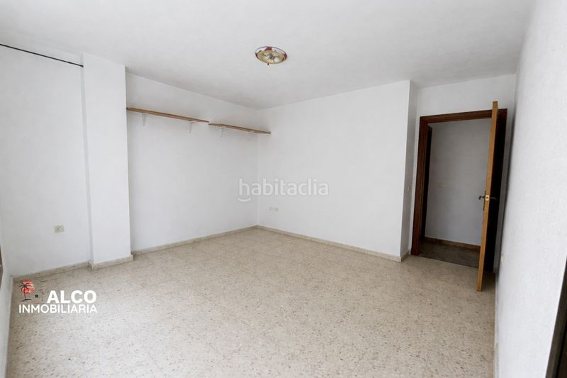Foto 1c27084a-c64d-4e9d-b950-1e36f09c1add. Pis a morche el 99 a Caleta de Velez