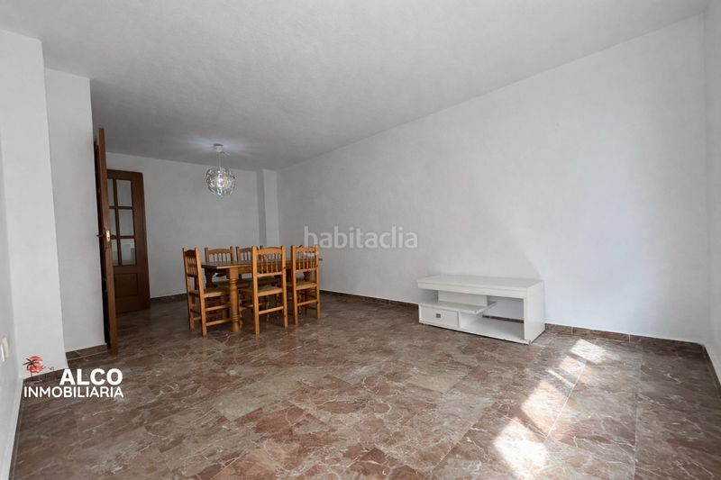 Foto f6d8206a-bea9-4707-81ce-8787dcb7c466. Pis a morche el 99 a Caleta de Velez