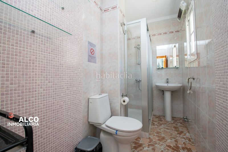Foto f2a9e78f-15ae-48f4-a0e2-9734c3f420ec. Chalet avec parking dans Urbanización Santa Rosa Torrox
