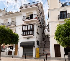 Flat in Torrox Pueblo. Apartamento de 57 m ubicado en la segunda planta del edificio, e