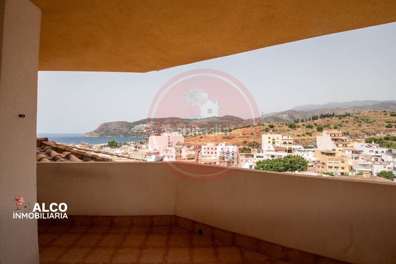 Foto c2aaacac-a14c-4ac1-b7de-b29adeb9e1e3. Casa adossada a La Herradura Almuñécar