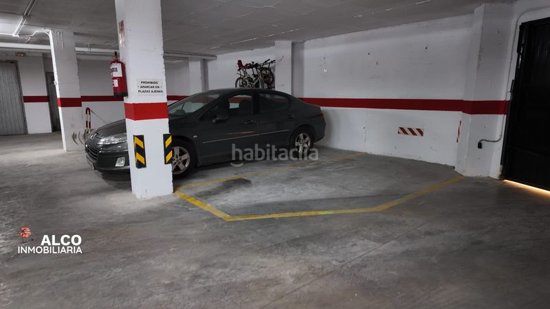Foto 756d4536-948a-49eb-81ca-d238f8935526. Aparcament cotxe a El Morche Torrox