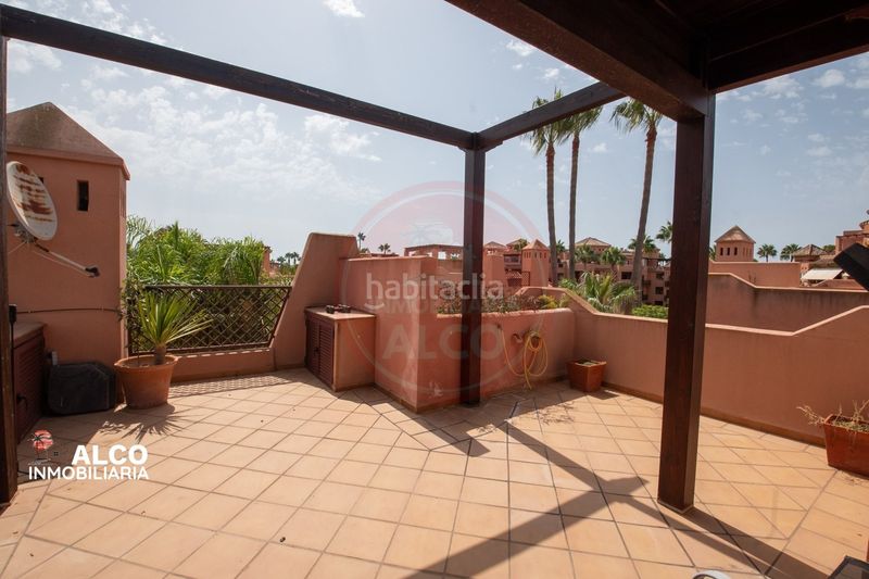 Foto 2b04fa6d-00c3-44f7-9404-7d1879829885. Casa aparellada amb aparcament piscina a Playa de Granada Motril