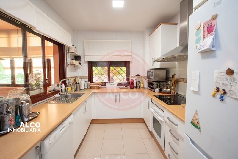 Foto 4f44b96b-fac6-4bf7-8b5a-4b21c8a2856e. Casa aparellada amb aparcament piscina a Playa de Granada Motril