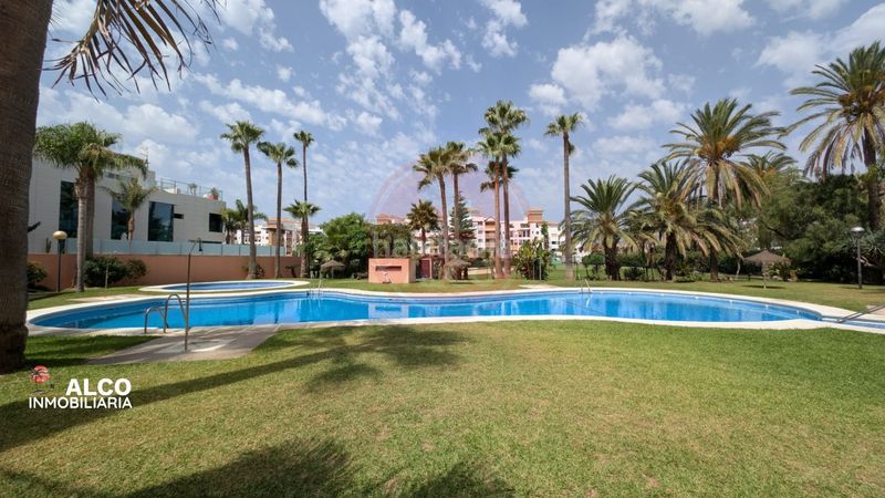 Foto bf97518e-888b-4d85-acac-7f0082fd43a3. Casa aparellada amb aparcament piscina a Playa de Granada Motril