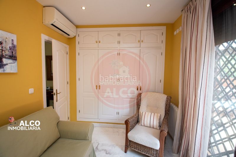 Foto df7c1224-72c0-4f5a-a8c4-0b6409b04876. Casa aparellada amb aparcament piscina a Playa de Granada Motril