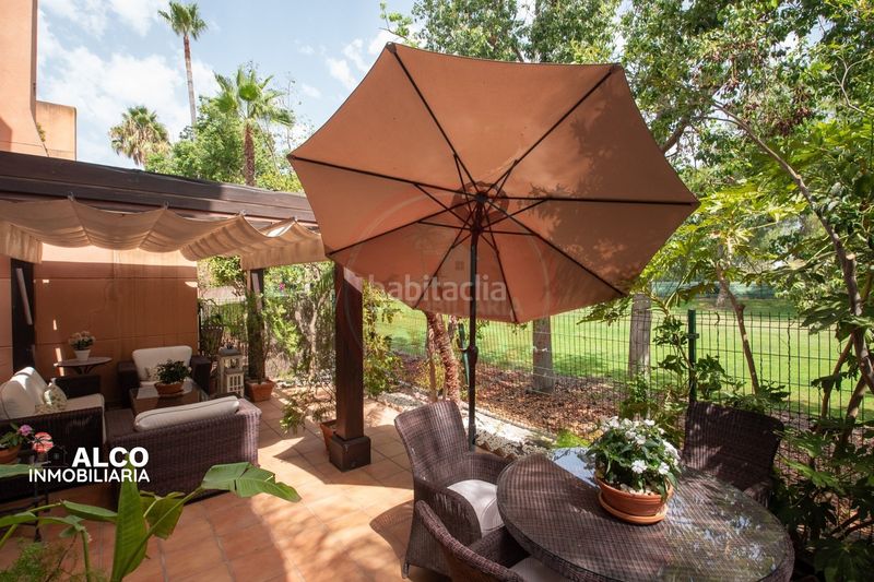 Foto fa15cfce-7ee2-4f7e-87ea-369d021708b0. Casa aparellada amb aparcament piscina a Playa de Granada Motril