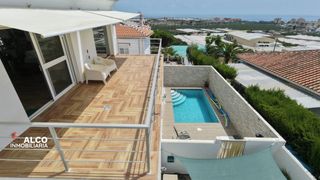 Chalet in Urbanización Santa Rosa. Chalet reformado con piscina privada y apartamento independiente