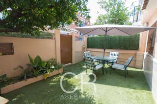 Casa adossada  Calle virgen de loreto. Casa muy cerca del centro, con patio, luminosa