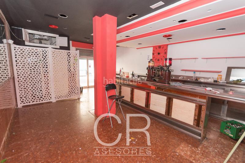 Foto bc3cbfc6-9d41-4385-bf42-879206ddaf94. Alquiler local comercial bar con licencia en Barrio de Zaidín Granada