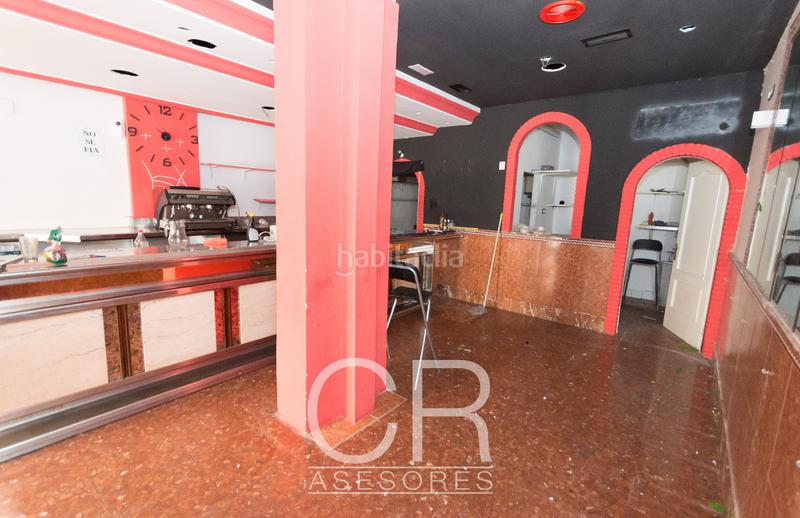 Foto fff67fc6-0936-4357-8046-60ef27733917. Alquiler local comercial bar con licencia en Barrio de Zaidín Granada