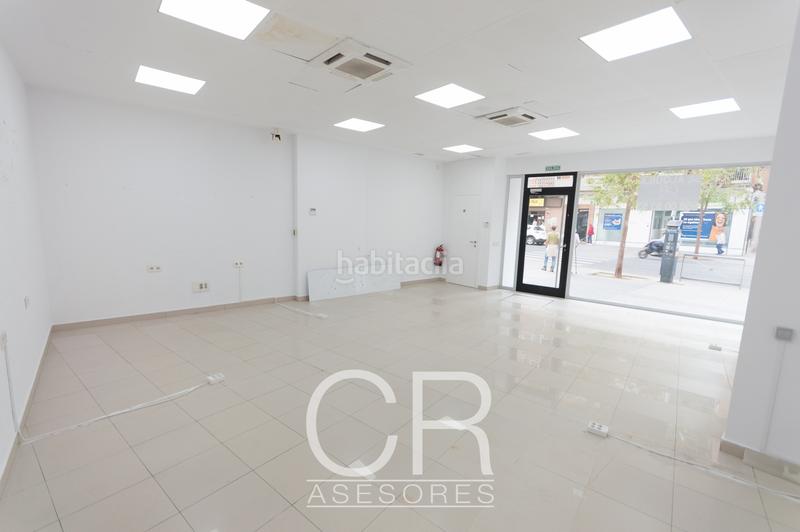 Foto 78f2489d-7e15-49fd-8c54-bdb606912b78. Alquiler local comercial en calle palencia 11 amplio local en calle palencia en Granada