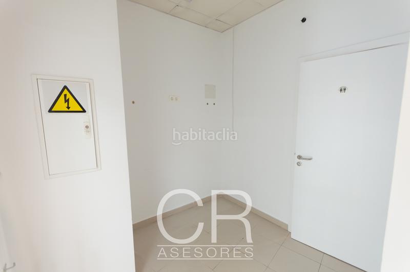 Foto 9f3ce0f9-b3bc-4437-a682-1d0d99f0f0a6. Location local commercial dans calle palencia 11 dans Granada