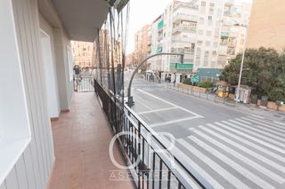 Lloguer Pis a Avenida de dílar 19. Piso amplio con balcón en avenida dílar