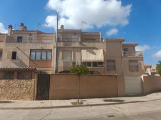 Casa adossada  Sarmiento. Se vende casa adosada en huetor vega (granada)