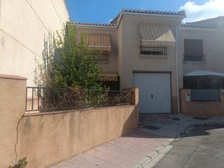 Casa adossada  Sarmiento. Se vende casa adosada en huetor vega (granada)