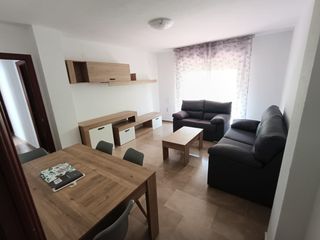 Lloguer Pis  Calle martín bohórquez. Piso para estudiantes zona alhamar