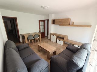 Lloguer Pis  Calle mart�n boh�rquez. Piso para estudiantes zona alhamar, san anton