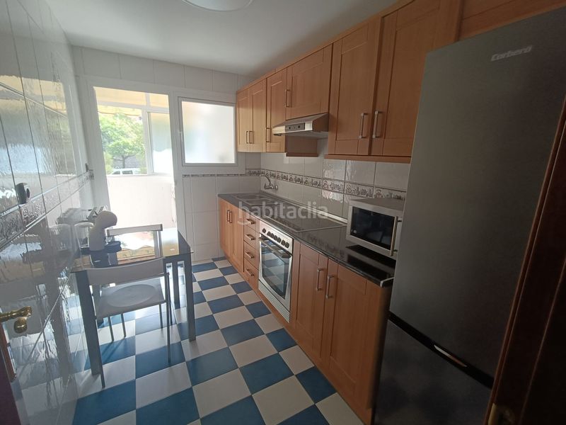 Foto e7fcb0a7-59a5-4180-998b-464283cfbe74. Affitto appartamento in calle pianista rosa sabater 14 in Granada