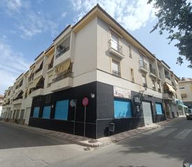Pis  Calle miguel delibes 3. La zubia (granada)