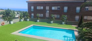 Lloguer Pis  Carrer d'enric borràs. Pis amb piscina comunitaria