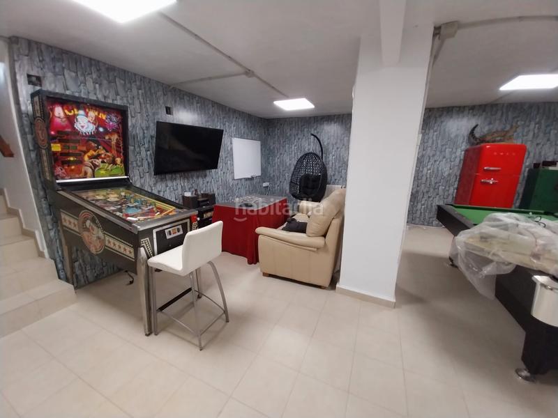 Foto 1543ef55-a78a-43eb-8c65-4522a26e7b60. Casa adosada se vende espectacular vivienda ideal para familias que buscan espacio. en Jaén