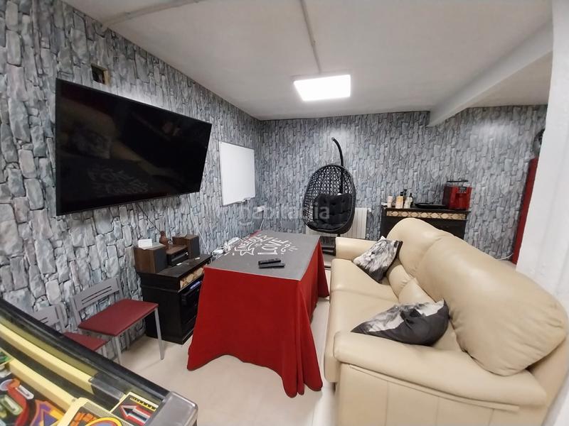 Foto 87b93b77-bfc8-4c4f-995f-410c4f31c4f7. Casa adosada se vende espectacular vivienda ideal para familias que buscan espacio. en Jaén