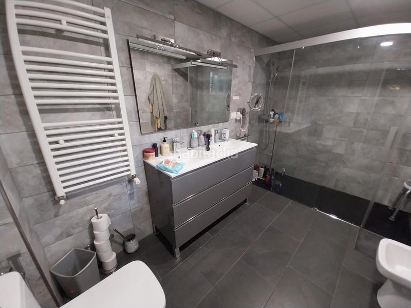 Foto d07306c4-2c13-4da4-bbba-90c5e6a3543f. Casa adosada se vende espectacular vivienda ideal para familias que buscan espacio. en Jaén