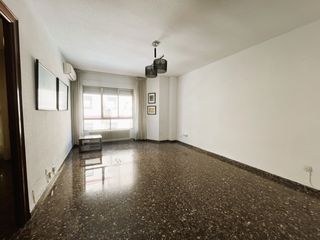 Pis en Calle rey ali 2. Piso con garaje junto el hospital