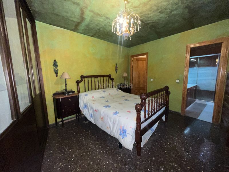 Foto 1e4caf08-3622-471b-a2bd-ea804cc82a26. Casa adossada amb xemeneia calefacció a San Ildefonso - Catedral Jaén
