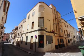 Casa a Buñol. Casa de pueblo con muchas posibilidades