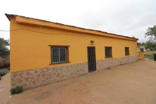 Masia  Prado del baile poligono 15 parcela 265. Casa de campo con nave