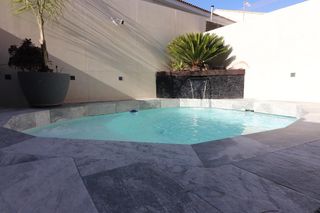 House in Alborache. Moderno adosado con oasis privado piscina, paellero y confort to