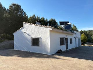 Masia en Bu�ol. Casa rustica en termino de bu�ol.